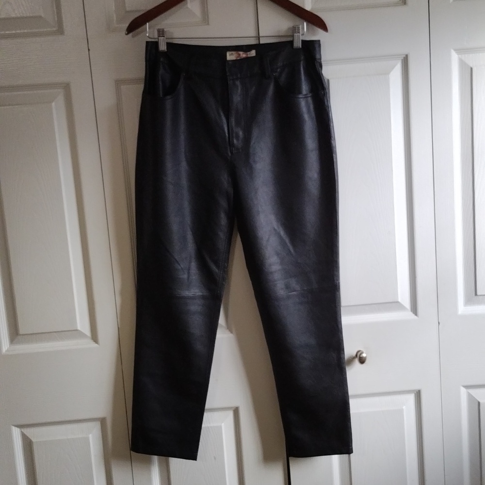 We the Free faux leather Zip up black pants size 29 pockets ankle High Rise